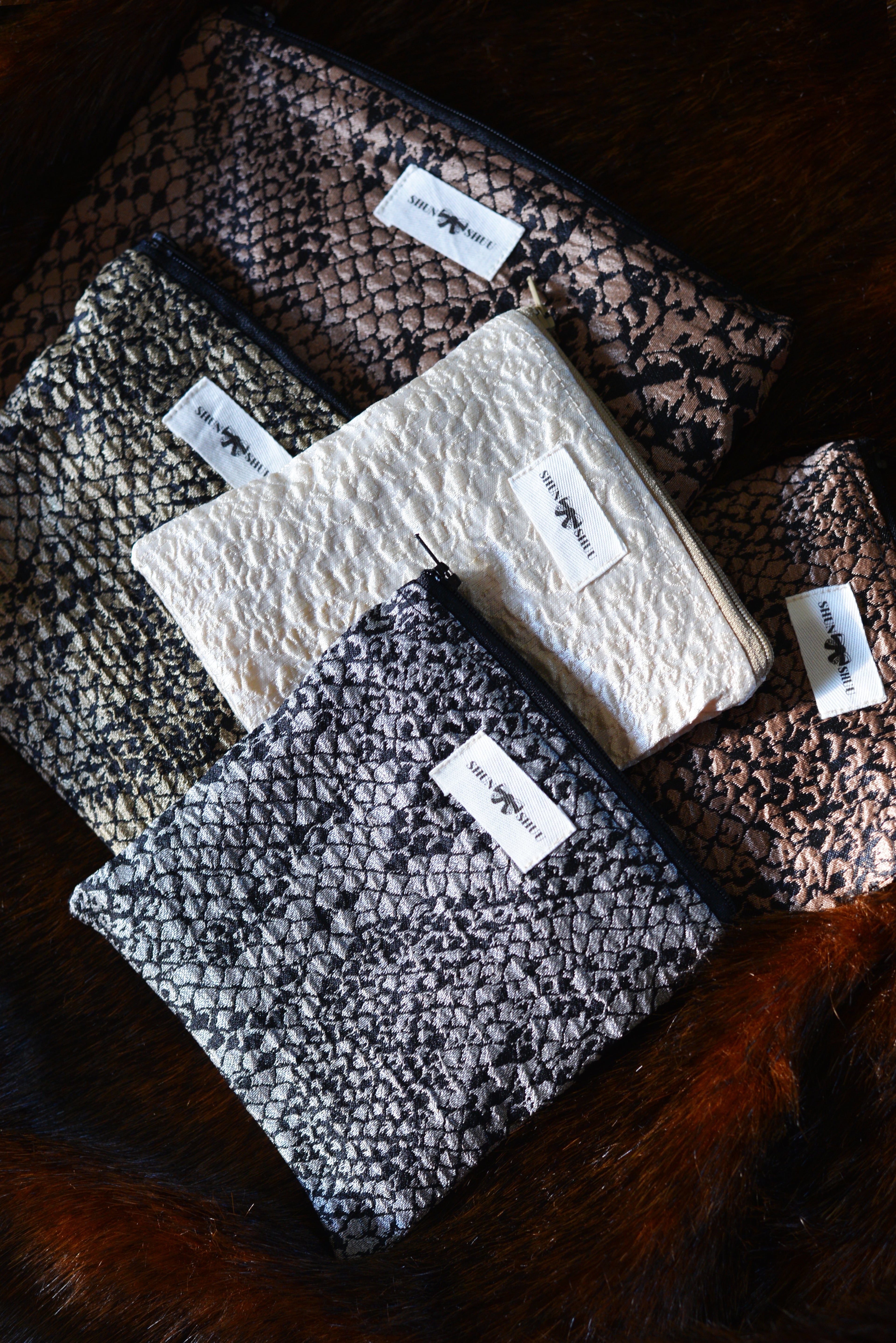 Medusa gray - Pochette classic XS