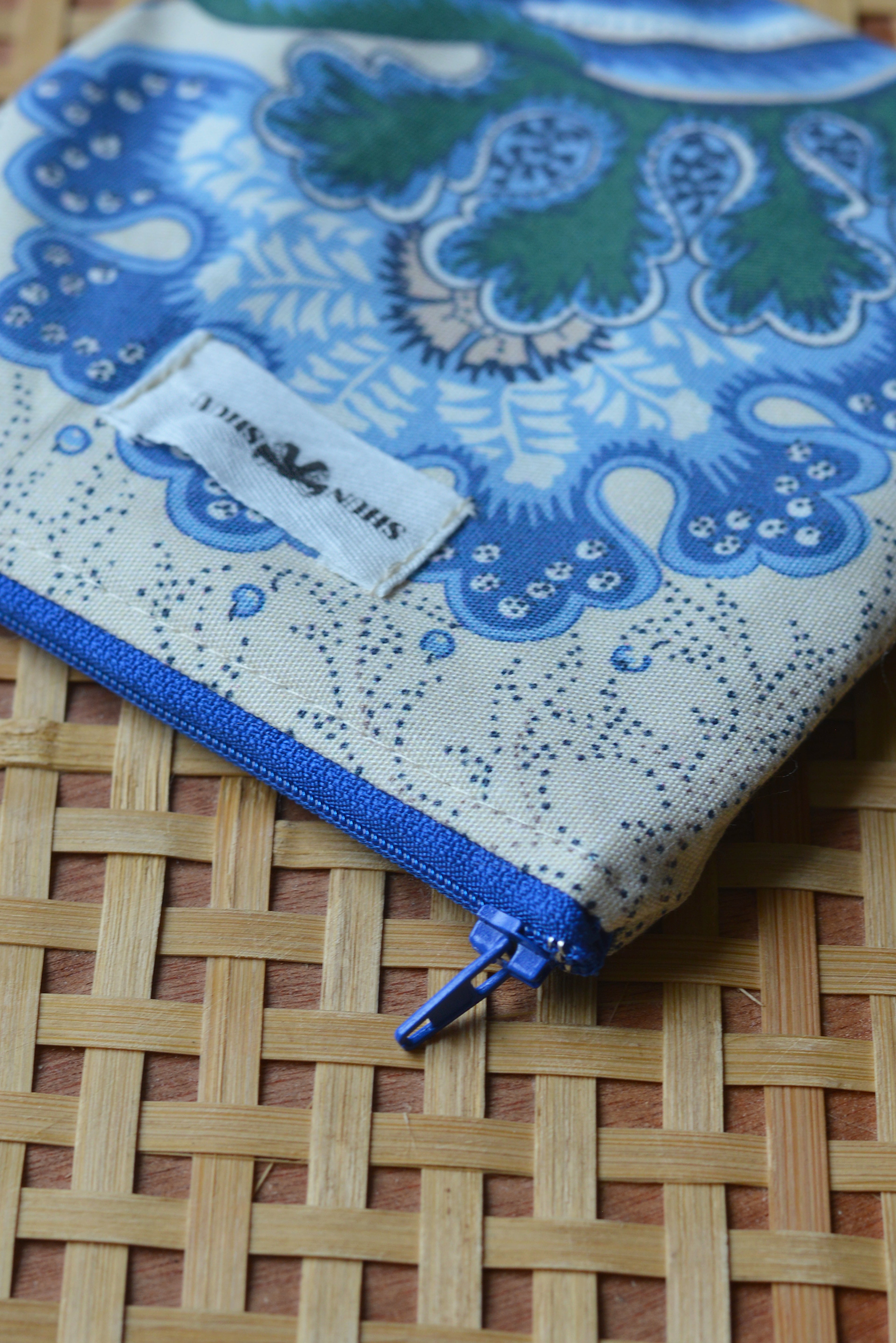 Dragon fruit Blue - Pochette classic XS