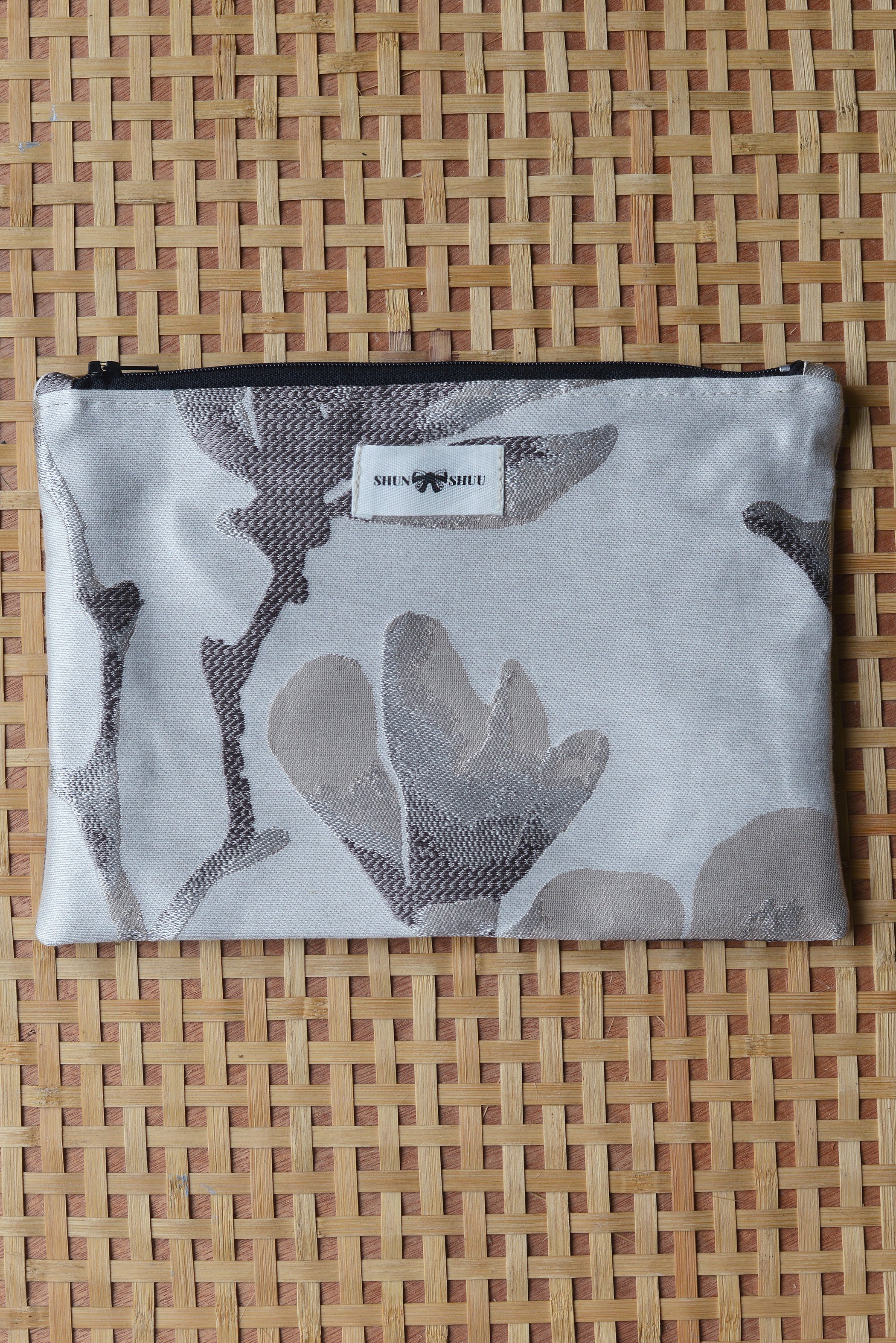 Silver Magnolia - Pochette classic S